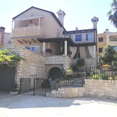 Appartamento Danijela Sea View And Free Parking